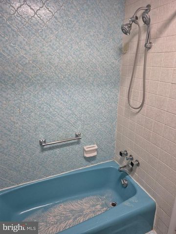 304 LIPPINCOTT AVE, Riverside, NJ 08075