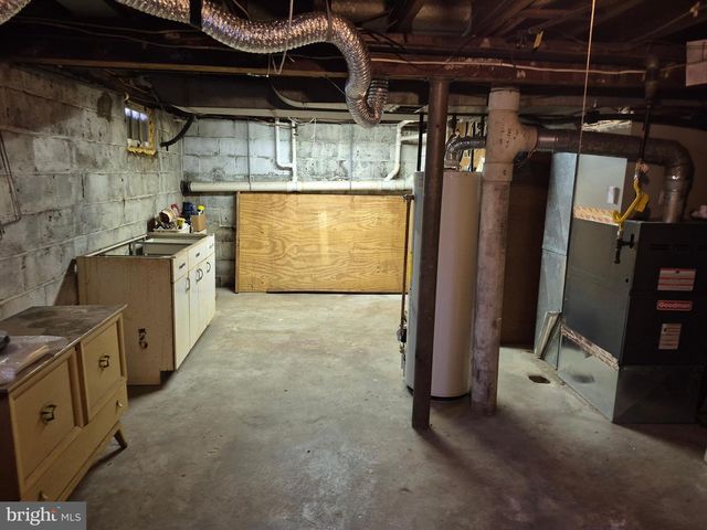 304 LIPPINCOTT AVE, Riverside, NJ 08075