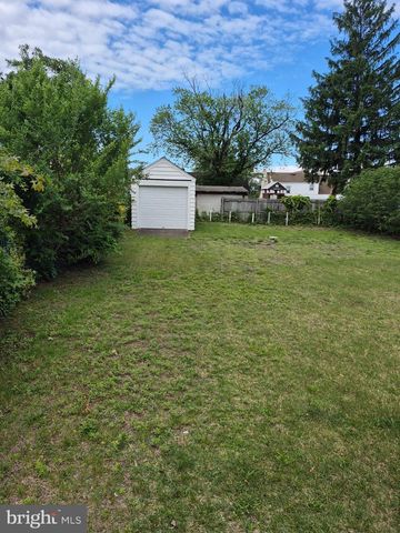 304 LIPPINCOTT AVE, Riverside, NJ 08075