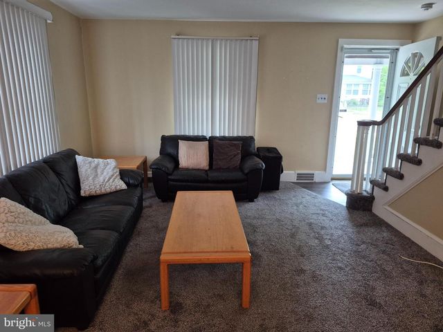 304 LIPPINCOTT AVE, Riverside, NJ 08075