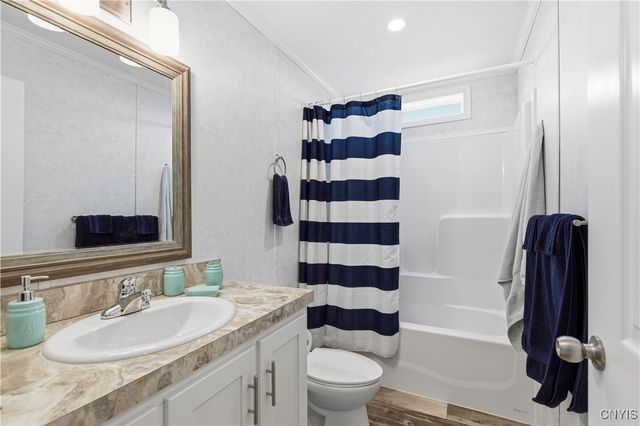 132 Oakleaf Drive, Brutus, NY 13166