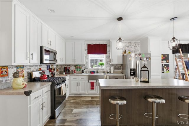 132 Oakleaf Drive, Brutus, NY 13166