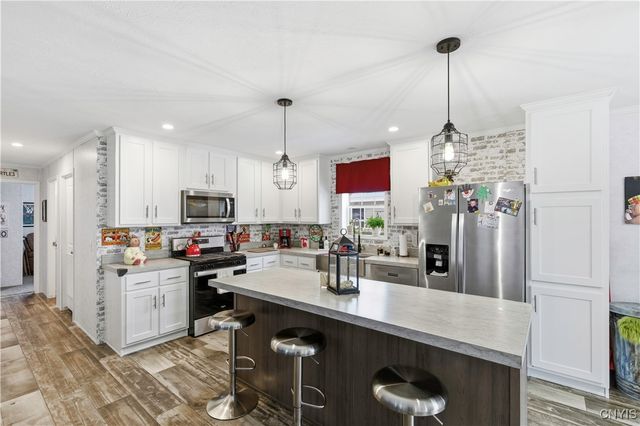 132 Oakleaf Drive, Brutus, NY 13166