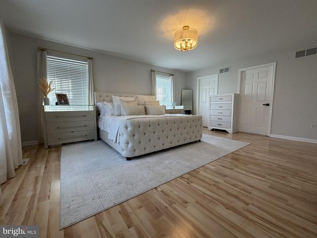 2362 MAPLE AVE, Croydon, PA 19021