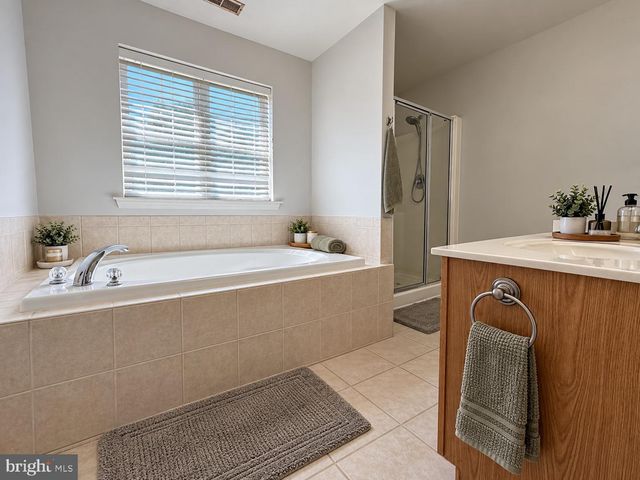 2362 MAPLE AVE, Croydon, PA 19021