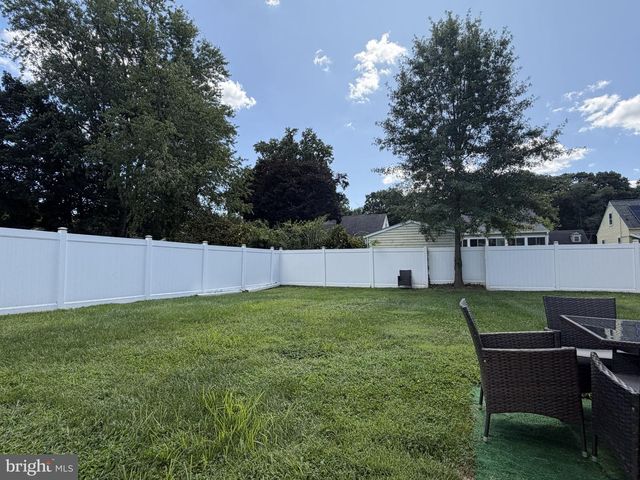 2362 MAPLE AVE, Croydon, PA 19021
