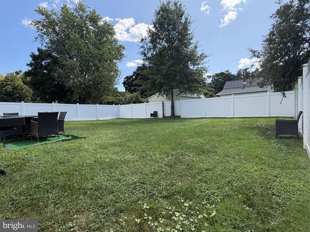 2362 MAPLE AVE, Croydon, PA 19021