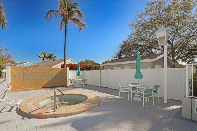 14509 SW 138th Ct, Miami, FL 33186