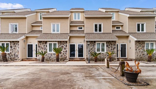 2010 Sand Dunes Dr Apt 204, Myrtle Beach, SC 29577