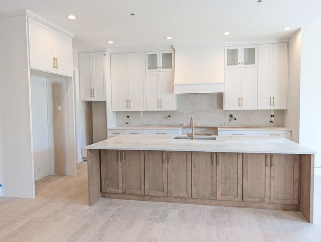 120 N Walnut Street, Elmhurst, IL 60126