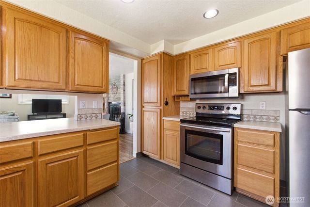6 Dove Street, Longview, WA 98632