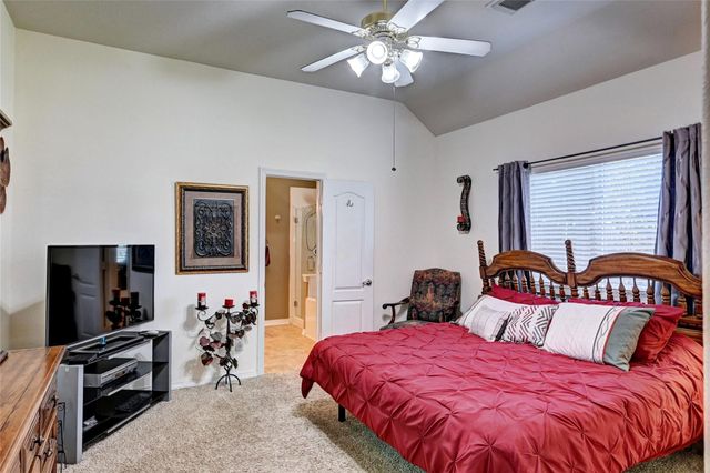 9227 Hidden Lake E, Magnolia, TX 77354