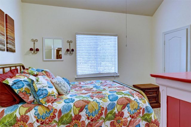 9227 Hidden Lake E, Magnolia, TX 77354