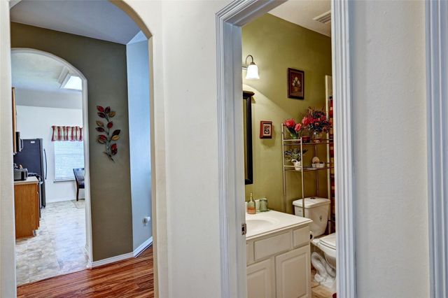 9227 Hidden Lake E, Magnolia, TX 77354