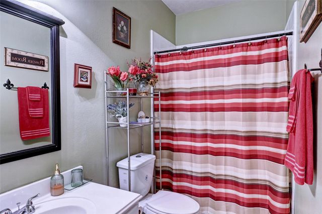 9227 Hidden Lake E, Magnolia, TX 77354