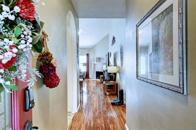 9227 Hidden Lake E, Magnolia, TX 77354