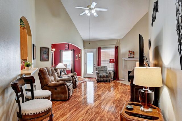 9227 Hidden Lake E, Magnolia, TX 77354