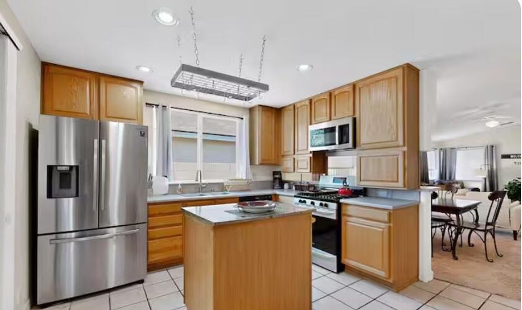 Image 2 of property listing at 8319 Santa Clarita Street NE, Albuquerque, NM 87111