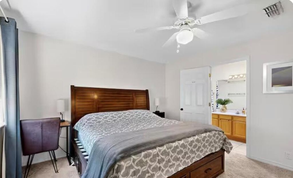 Image 5 of property listing at 8319 Santa Clarita Street NE, Albuquerque, NM 87111