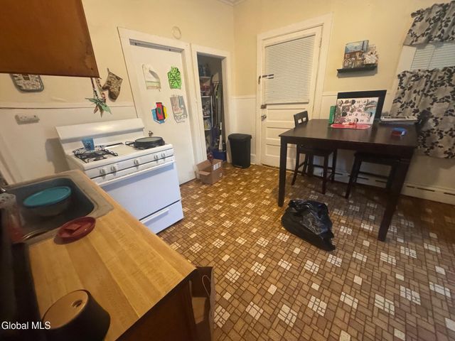 9 Broadway, Cohoes, NY 12047