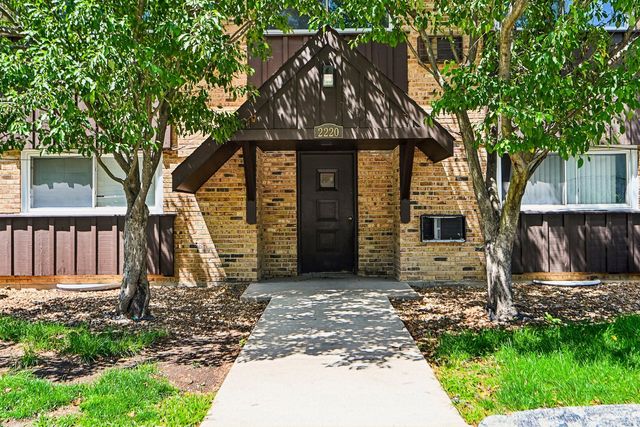 2220 Arbor Circle 25, Downers Grove, IL 60515