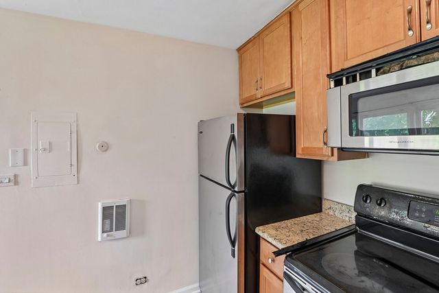 2220 Arbor Circle 25, Downers Grove, IL 60515