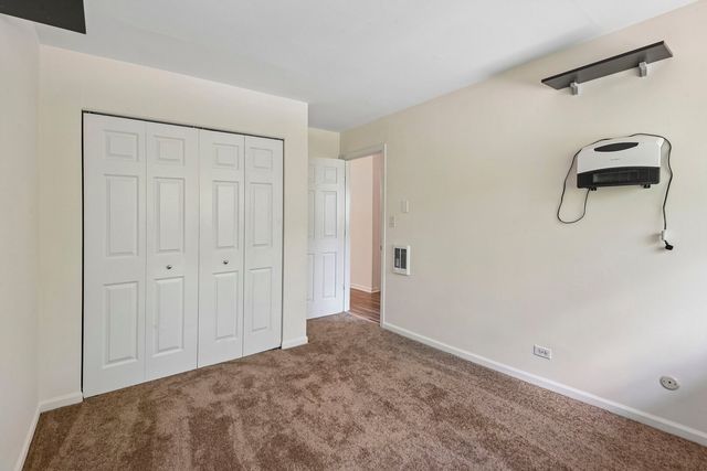 2220 Arbor Circle 25, Downers Grove, IL 60515