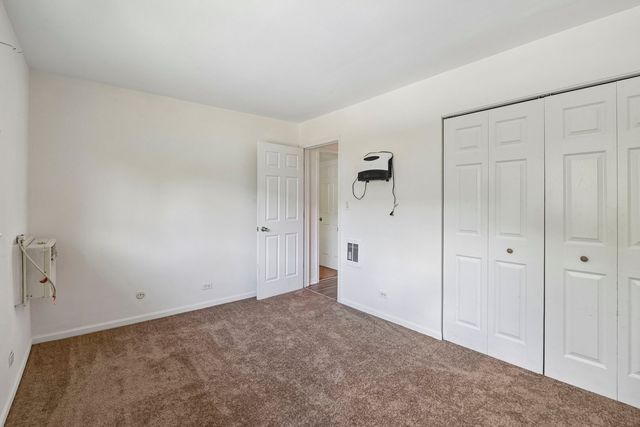 2220 Arbor Circle 25, Downers Grove, IL 60515