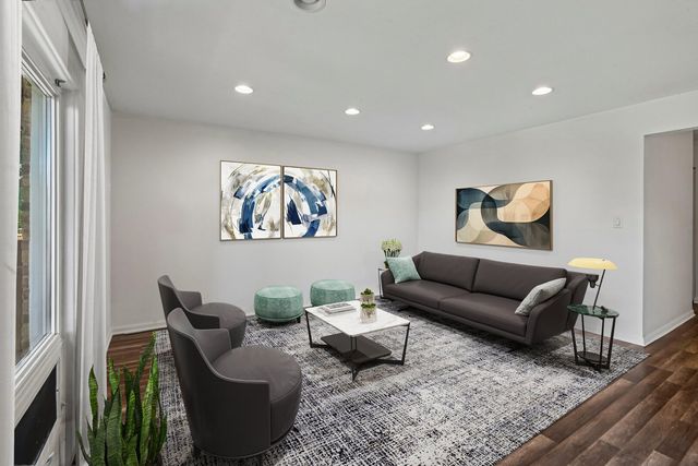 2220 Arbor Circle 25, Downers Grove, IL 60515