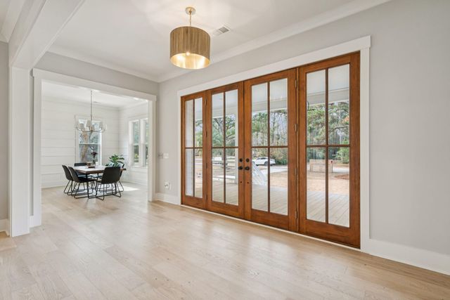 964 Pine Hollow Road, Mount Pleasant, SC 29464