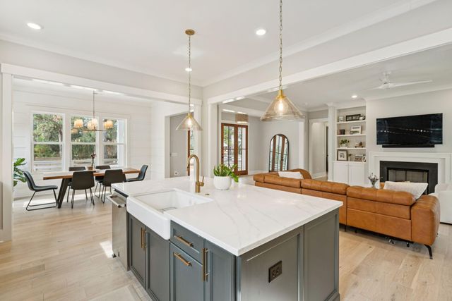 964 Pine Hollow Road, Mount Pleasant, SC 29464