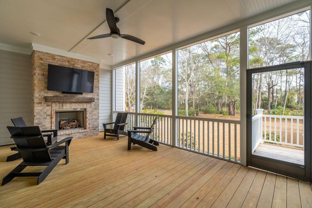 964 Pine Hollow Road, Mount Pleasant, SC 29464