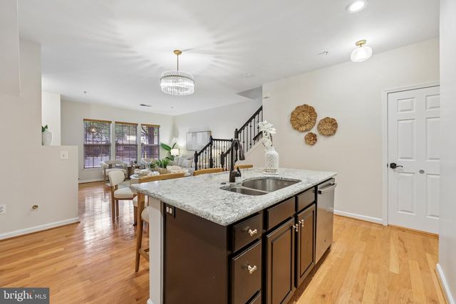5091 DONOVAN DR, Alexandria, VA 22304