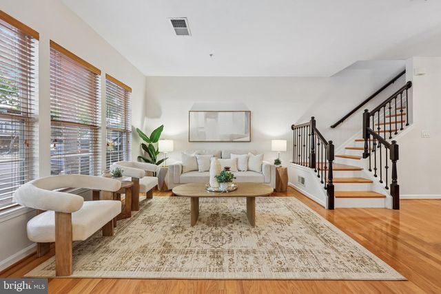 5091 DONOVAN DR, Alexandria, VA 22304