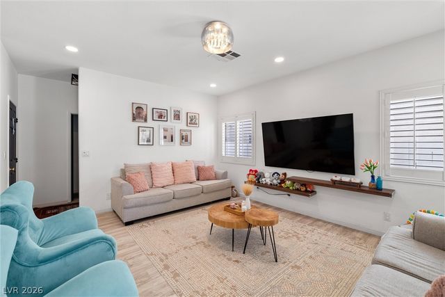 9105 Chenin Avenue, Las Vegas, NV 89129