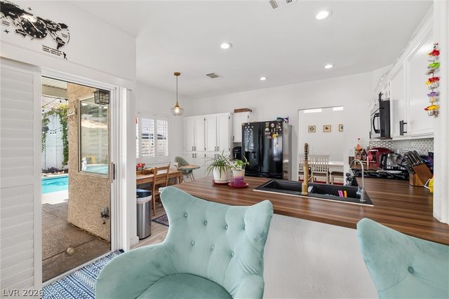 9105 Chenin Avenue, Las Vegas, NV 89129