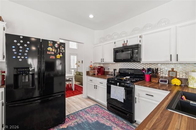 9105 Chenin Avenue, Las Vegas, NV 89129