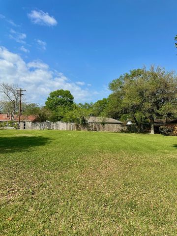 1310 Idaho Street, Baytown, TX 77520