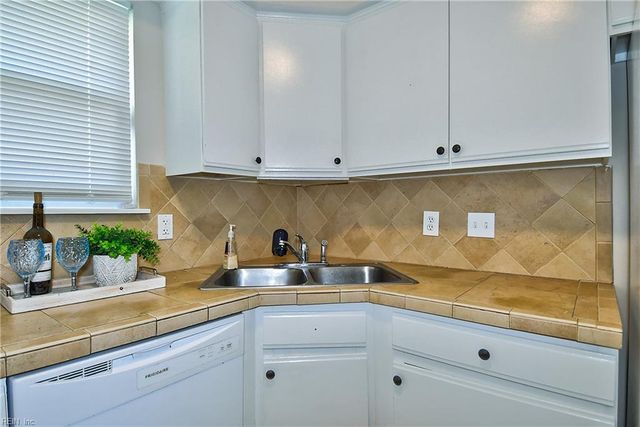 1512 Eagleton Ln, Virginia Beach, VA 23455
