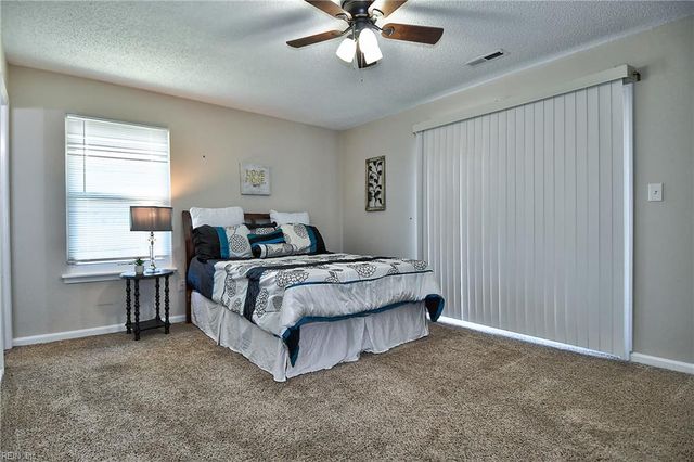 1512 Eagleton Ln, Virginia Beach, VA 23455