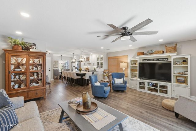 8435 E NAVARRO Circle, Mesa, AZ 85209