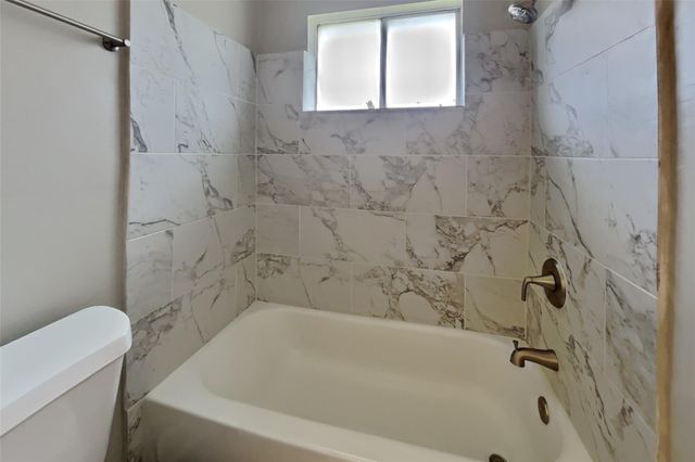 7334 Skybright Lane, Houston, TX 77095