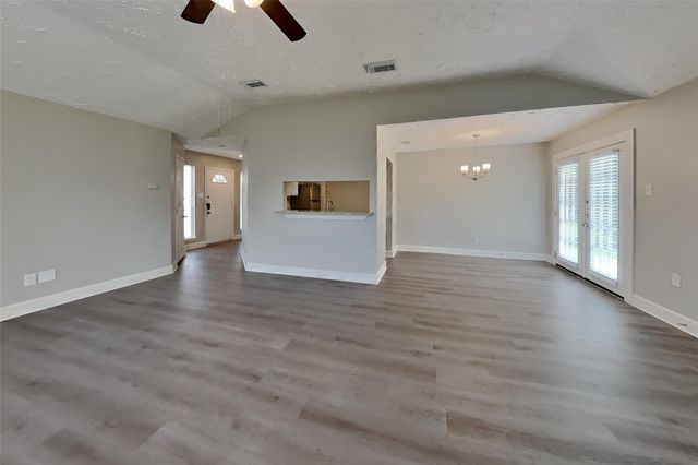 7334 Skybright Lane, Houston, TX 77095
