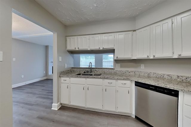 7334 Skybright Lane, Houston, TX 77095