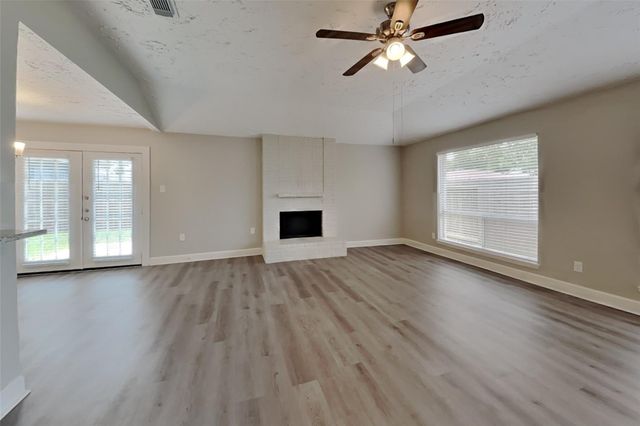 7334 Skybright Lane, Houston, TX 77095
