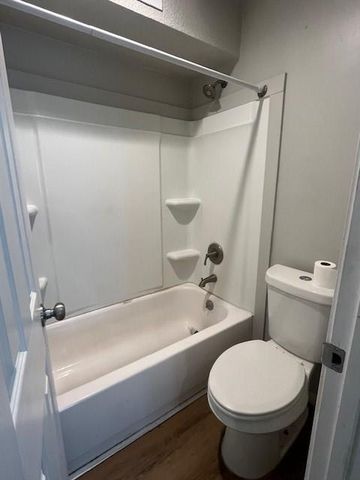 6014 E 127th Street, Grandview, MO 64030