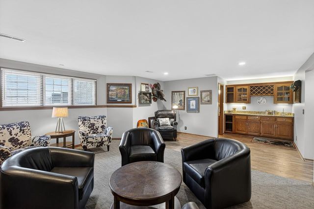 2713 N Wilderness Ct, Wichita, KS 67226