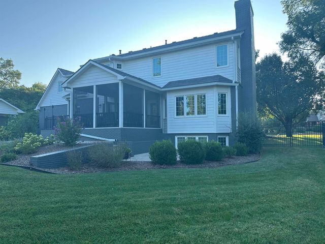 2713 N Wilderness Ct, Wichita, KS 67226