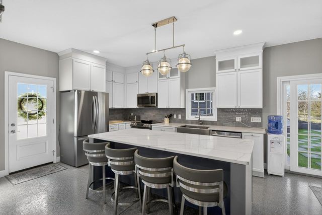 2713 N Wilderness Ct, Wichita, KS 67226