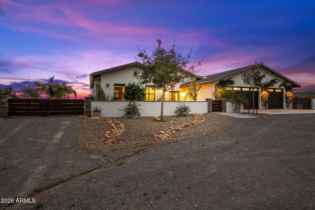 3860 Pura Vida Trail, Wickenburg, AZ 85390